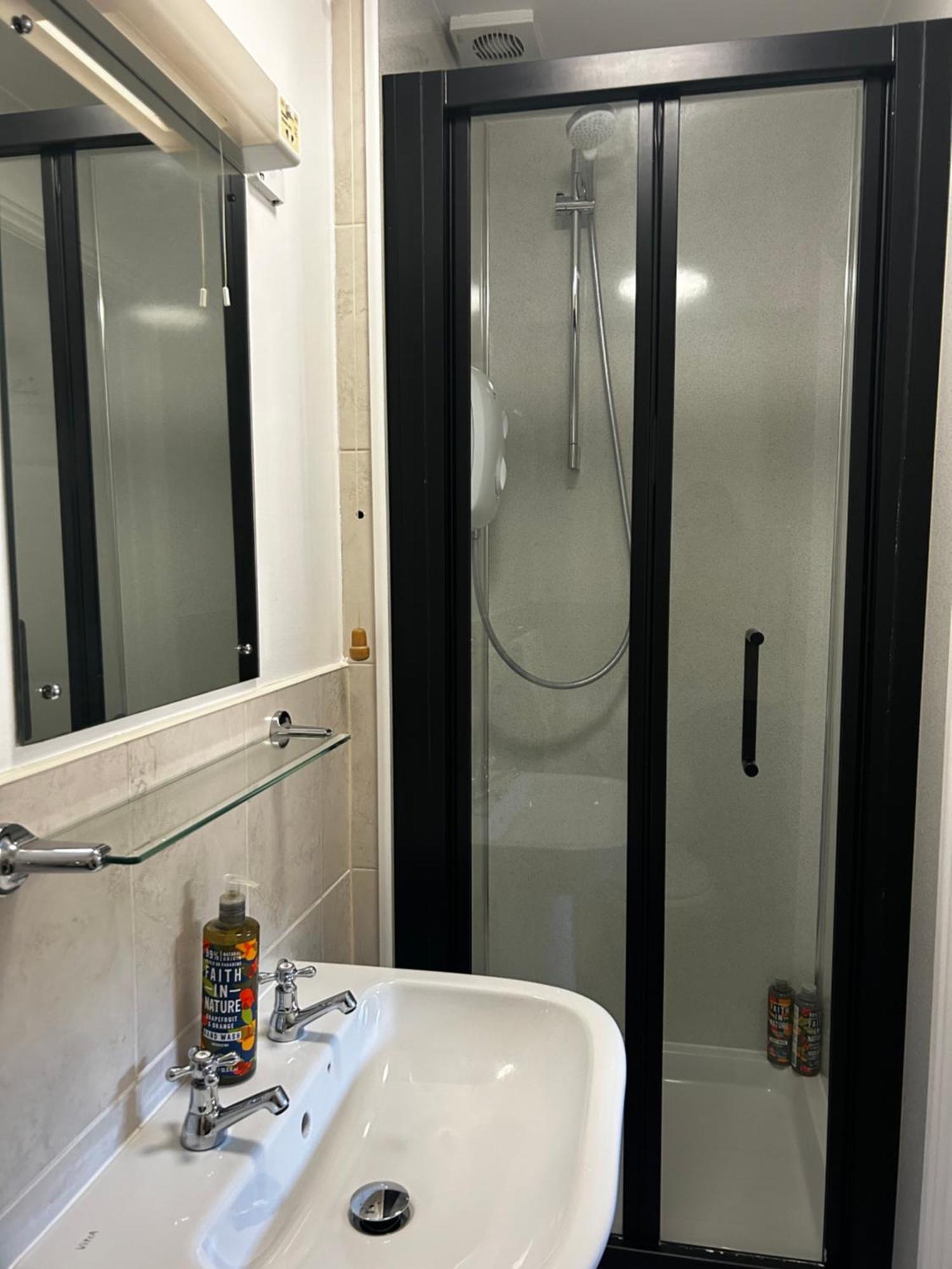 Byways Serviced Apartments ساليزبري المظهر الخارجي الصورة